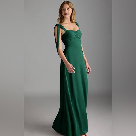 AZAZIE Lizet - Emerald Green - A2 *unaltered* *worn once* - Picture 1 of 16
